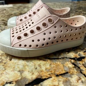 Native Toddler Shoes Size 5C